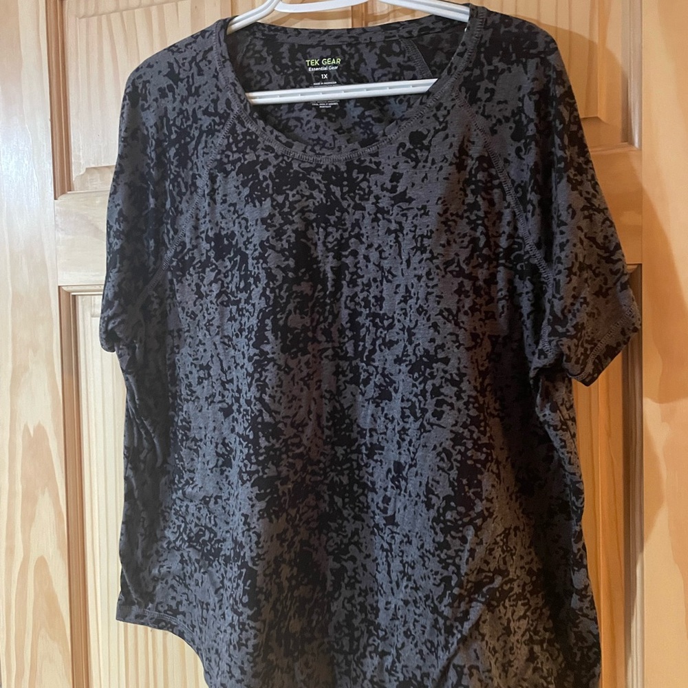 Tek Gear Black and Gray Women's Short Sleeve Top